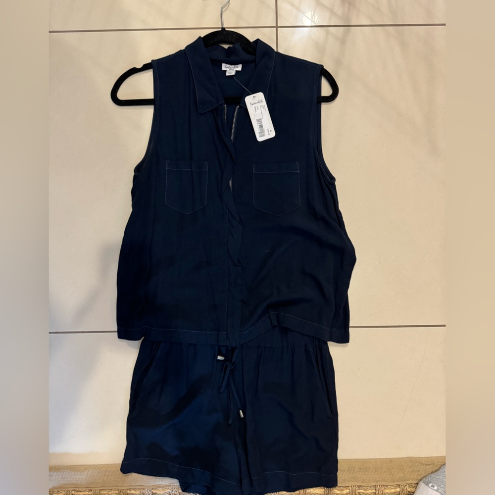 Never worn navy romper by splendid. Super cute